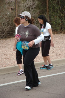 Aurora looking to the side while on the Rock 'n' Roll Arizona 2012 half marathon course