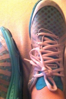 Aurora's feet in her Pure Brooks Connect minimalist running shoes
