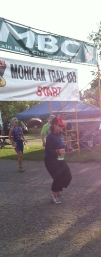 Aurora De Lucia taking small steps at the start of the Mohican Marathon