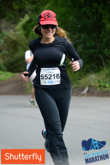Aurora De Lucia running forward in Golden Gate Park in the San Francisco 2nd half marathon